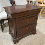 Traditional 2-Drawer NIGHTSTAND 31Wx19Dx31H
