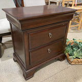 Traditional 2-Drawer NIGHTSTAND 31Wx19Dx31H