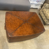Thomasville Antique Wood Trunk COFFEE/COCKTAIL TABLE 42w32d22h