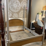2-Tone Wood Queen - Removable Posts BEDS 65Wx89Dx83H